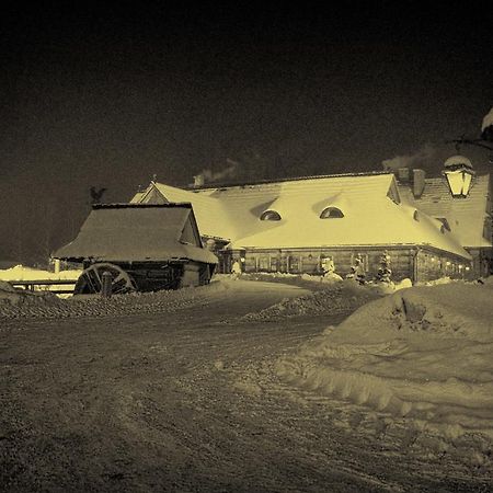 Hotel Zornica Poczesna エクステリア 写真