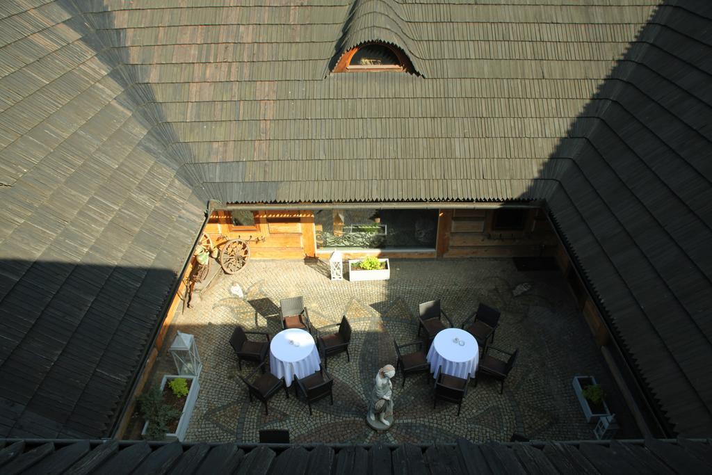 Hotel Zornica Poczesna エクステリア 写真
