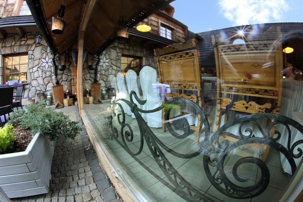 Hotel Zornica Poczesna エクステリア 写真