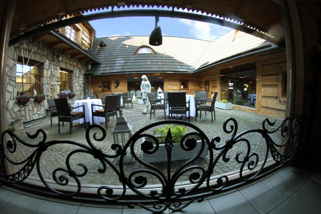 Hotel Zornica Poczesna エクステリア 写真