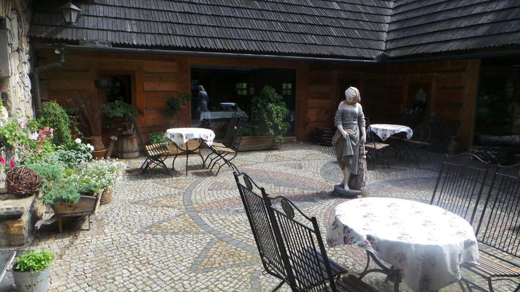 Hotel Zornica Poczesna エクステリア 写真